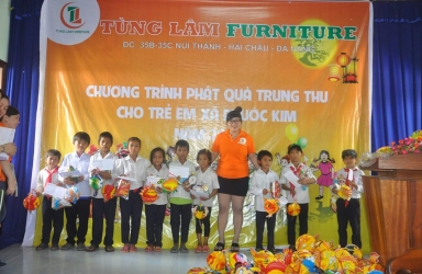 Quà trung thu cho trẻ em Phước Sơn - Quảng Nam